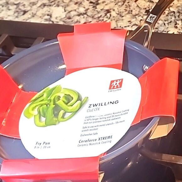 Zwilling Clad CFX Ceramic Non-Stick 8" Fry Pan - Picture 11 of 13